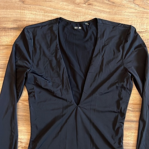 ALIX NYC Black Deep Vneck Longsleeve Irving Bodysuit Size Large - Picture 4 of 7
